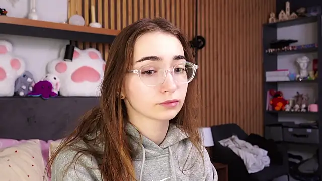 PollyBeev online show from April 9, 7:14 am