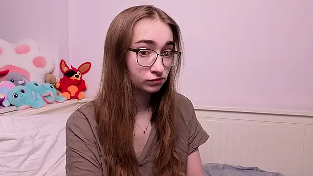 Snapshot of PollyBeev chatting on May 27, 7:38 am PollyBeev online show from May 27, 7:38 am