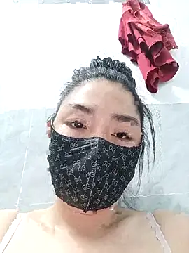 Snapshot of girldam95 chatting on December 4, 12:36 pm girldam95 online show from December 4, 12:36 pm