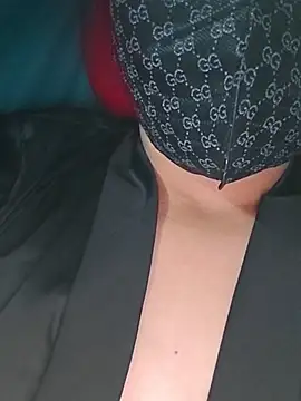 Snapshot of girldam95 chatting on December 15, 4:44 pm girldam95 online show from December 15, 4:44 pm