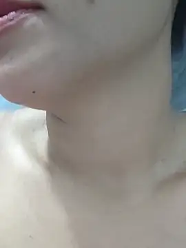 Snapshot of girldam95 chatting on December 16, 7:35 am girldam95 online show from December 16, 7:35 am