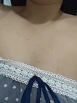 Snapshot of girldam95 chatting on December 17, 5:02 am girldam95 online show from December 17, 5:02 am