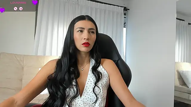 Snapshot of coniie_jhons chatting on May 15, 11:50 am coniie jhons online show from May 15, 11:50 am