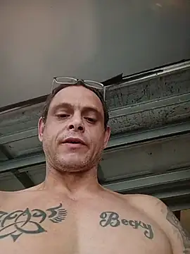 Snapshot of Buffshagswell chatting on December 13, 10:37 pm Buffshagswell online show from December 13, 10:37 pm