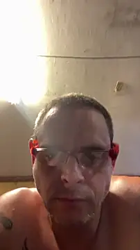 Snapshot of Buffshagswell chatting on June 17, 10:00 pm Buffshagswell online show from June 17, 10:00 pm