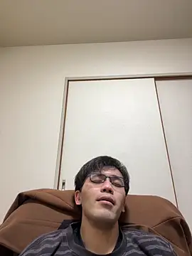 Snapshot of ryusei18570 chatting on February 14, 2:54 pm ryusei18570 online show from February 14, 2:54 pm