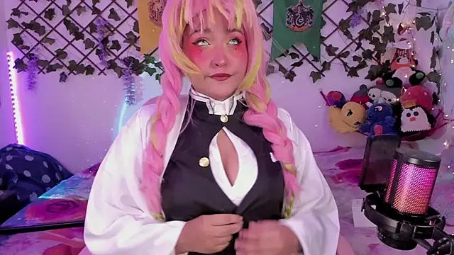 cutepie uwu  online show from January 8, 7:56 pm