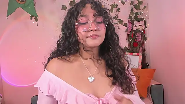 cutepie uwu  online show from February 26, 11:59 pm