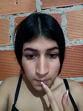 Snapshot of Julix_A chatting on December 19, 6:56 am Julix A online show from December 19, 6:56 am