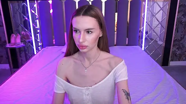 Snow WhiteeeX online show from May 5, 5:37 am