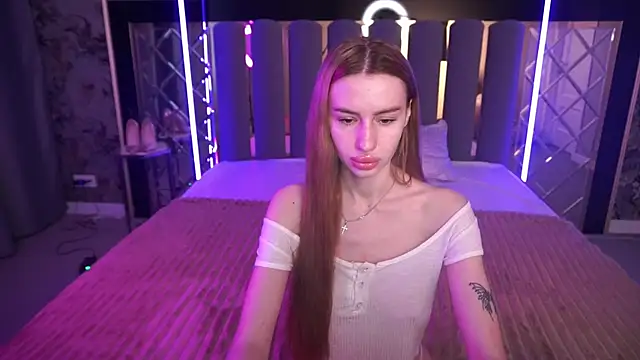 Snow WhiteeeX online show from May 17, 5:27 am
