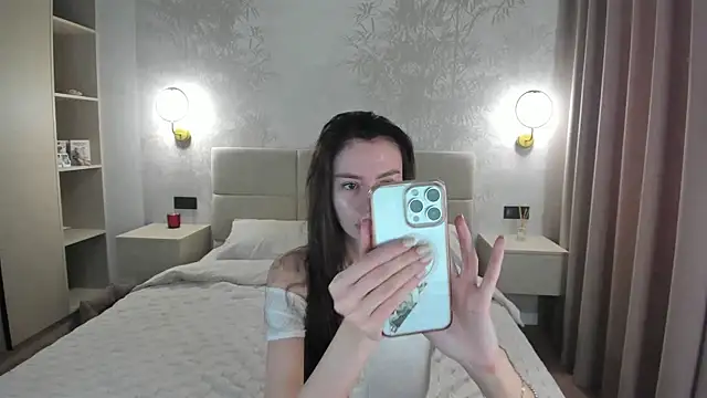 Snow WhiteeeX online show from June 2, 3:52 am