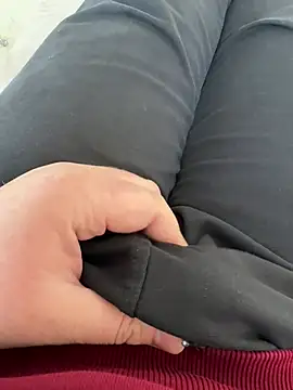 Snapshot of reelciii21 chatting on February 22, 11:24 am reelciii21 online show from February 22, 11:24 am