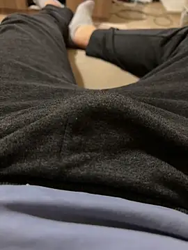 Snapshot of reelciii21 chatting on November 30, 4:22 pm reelciii21 online show from November 30, 4:22 pm