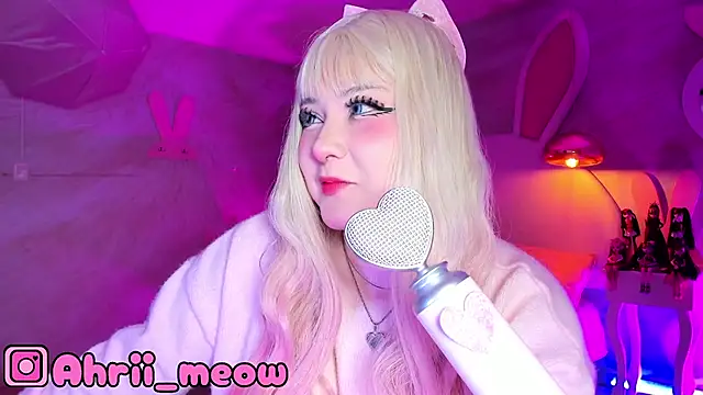 Snapshot of AHRI_LEE chatting on September 17, 4:14 am AHRI LEE online show from September 17, 4:14 am