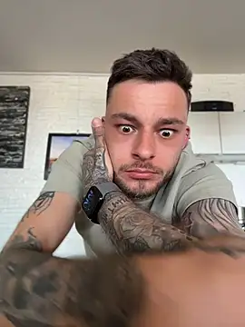 hottwoboys online show from April 27, 10:13 am
