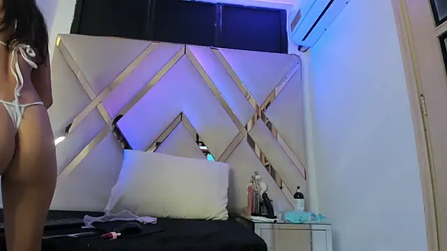 ninaht online show from January 26, 1:31 am