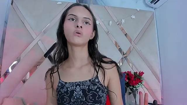 ninaht online show from November 4, 8:41 pm