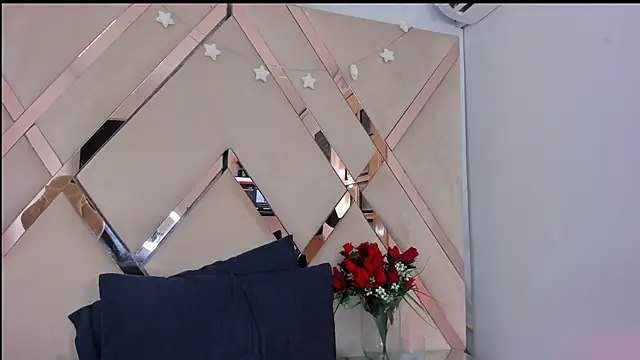 ninaht online show from November 21, 8:40 pm