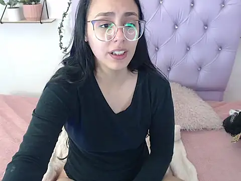 Snapshot of Freyja_01 chatting on September 14, 3:38 am Freyja 01 online show from September 14, 3:38 am