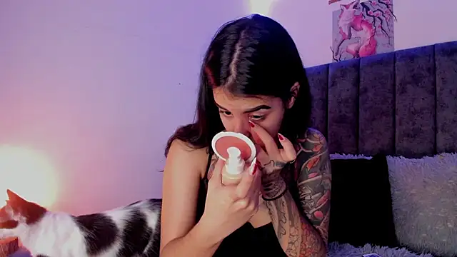 Snapshot of Alice_woodville chatting on March 17, 5:16 pm Alice woodville online show from March 17, 5:16 pm