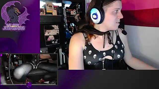 Snapshot of Rae-Suon chatting on January 24, 6:56 pm Rae-Suon online show from January 24, 6:56 pm