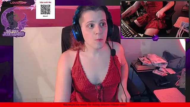 Snapshot of Rae-Suon chatting on February 9, 12:06 am Rae-Suon online show from February 9, 12:06 am