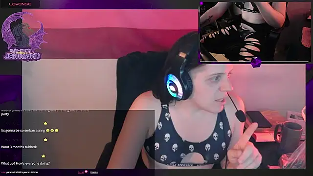 Snapshot of Rae-Suon chatting on February 19, 12:14 am Rae-Suon online show from February 19, 12:14 am