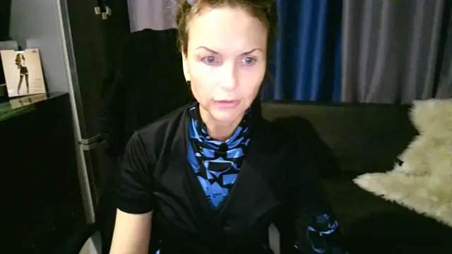 Snapshot of Elizabe_th chatting on October 15, 5:46 pm Elizabe th online show from October 15, 5:46 pm