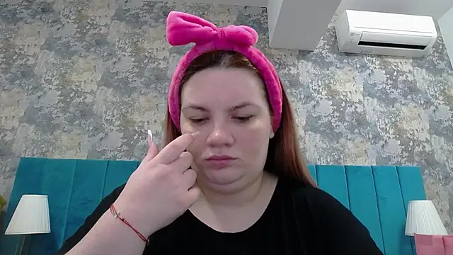 MelanieBrownn online show from February 3, 6:34 am