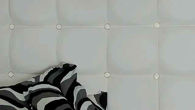 MelanieBrownn online show from February 23, 9:48 pm