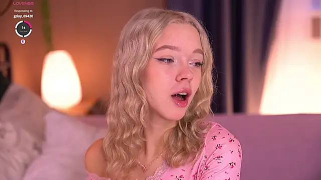  AlinaBailey online show from October 14, 10:49 am