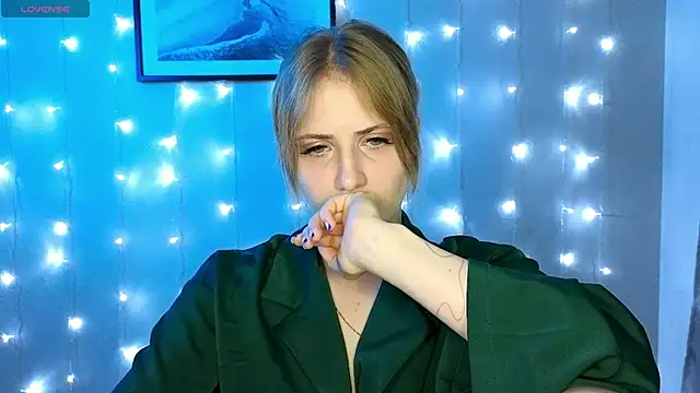 Snapshot of PureAlisMiracle chatting on January 23, 10:22 pm PureAlisMiracle online show from January 23, 10:22 pm