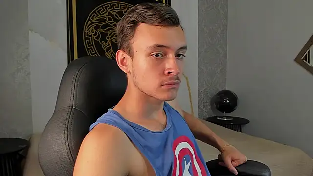 Snapshot of Desmon_Clark chatting on January 11, 9:36 pm Desmon Clark online show from January 11, 9:36 pm