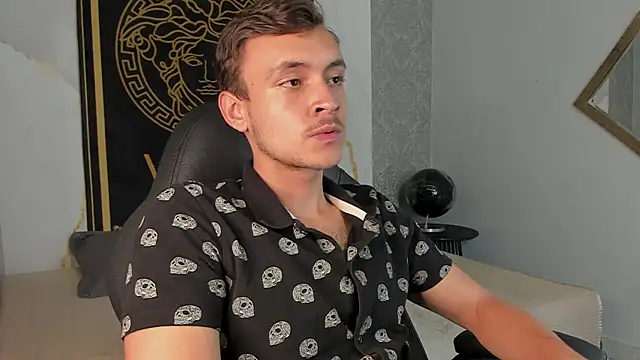 Snapshot of Desmon_Clark chatting on January 15, 1:12 am Desmon Clark online show from January 15, 1:12 am