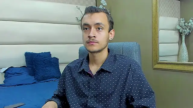 Snapshot of Desmon_Clark chatting on January 30, 7:04 pm Desmon Clark online show from January 30, 7:04 pm