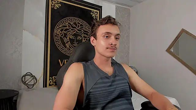 Snapshot of Desmon_Clark chatting on February 9, 11:46 pm Desmon Clark online show from February 9, 11:46 pm