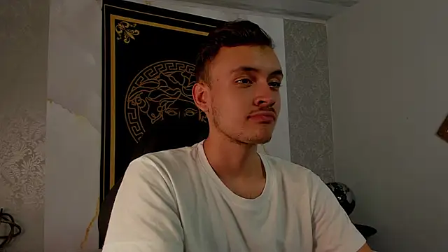 Snapshot of Desmon_Clark chatting on March 2, 2:41 am Desmon Clark online show from March 2, 2:41 am