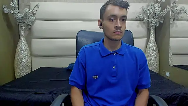 Snapshot of Desmon_Clark chatting on March 9, 12:31 am Desmon Clark online show from March 9, 12:31 am