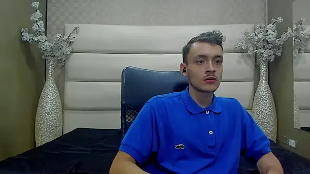 Snapshot of Desmon_Clark chatting on March 9, 4:27 am Desmon Clark online show from March 9, 4:27 am