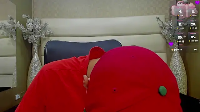 Snapshot of Desmon_Clark chatting on March 15, 11:28 pm Desmon Clark online show from March 15, 11:28 pm