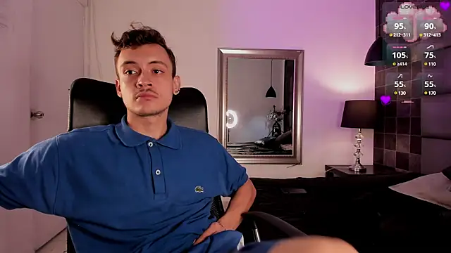 Snapshot of Desmon_Clark chatting on March 21, 9:34 pm Desmon Clark online show from March 21, 9:34 pm