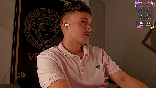 Snapshot of Desmon_Clark chatting on September 29, 12:16 am Desmon Clark online show from September 29, 12:16 am