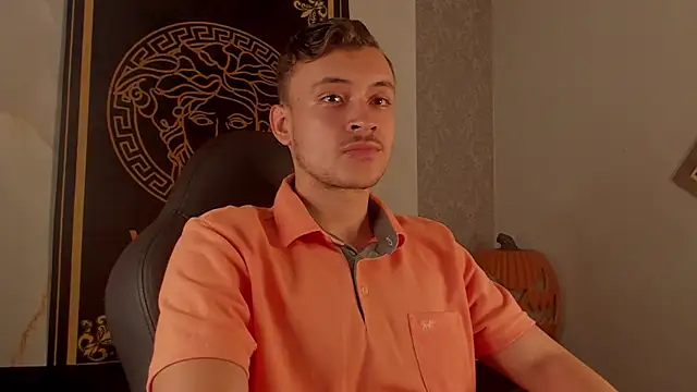 Snapshot of Desmon_Clark chatting on October 9, 12:52 am Desmon Clark online show from October 9, 12:52 am