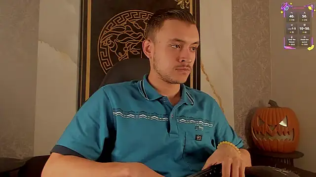 Snapshot of Desmon_Clark chatting on October 11, 10:41 pm Desmon Clark online show from October 11, 10:41 pm