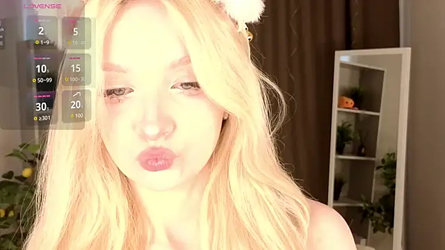 Naughty  Couplles online show from May 3, 3:12 am
