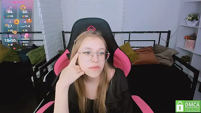 Snapshot of LayriantaVee chatting on January 21, 6:54 am LayriantaVee online show from January 21, 6:54 am