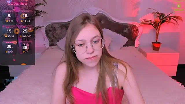 Snapshot of LayriantaVee chatting on January 22, 7:14 am LayriantaVee online show from January 22, 7:14 am