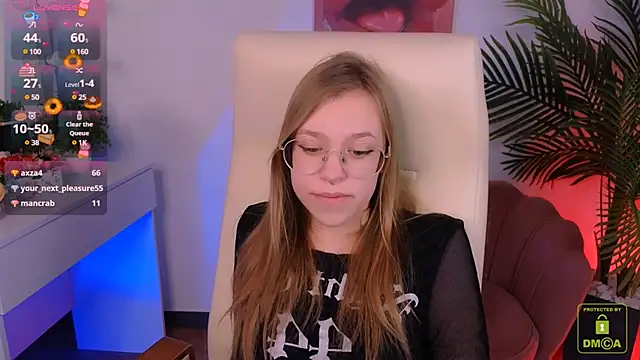 Snapshot of LayriantaVee chatting on January 28, 10:12 am LayriantaVee online show from January 28, 10:12 am