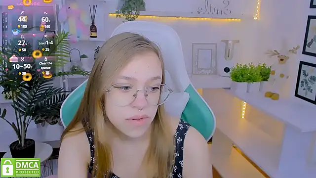 Snapshot of LayriantaVee chatting on January 29, 7:04 am LayriantaVee online show from January 29, 7:04 am